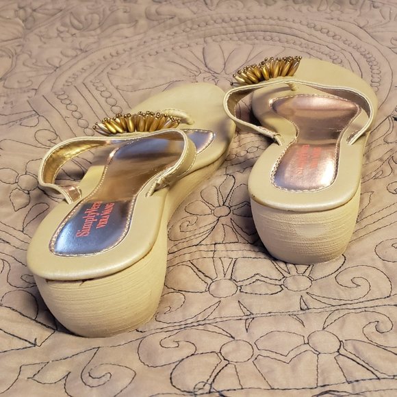 Vera Wang, Simply Vera Wang Sandels - Picture 2 of 3